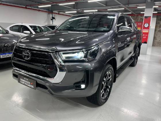 TOYOTA HILUX 2.8 D-4D TURBO DIESEL CD SRX 4X4 AUTOMÁTICO