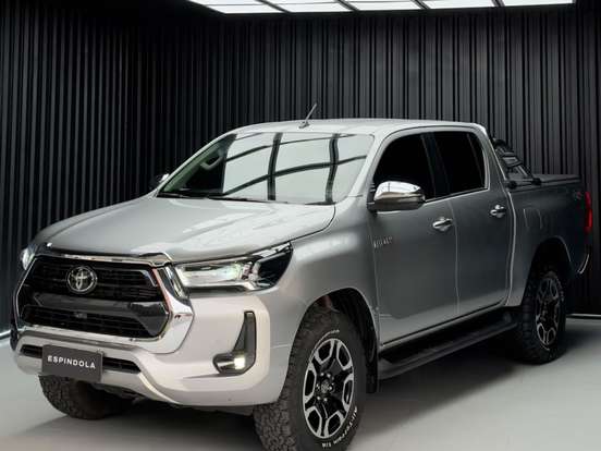 TOYOTA-HILUX-2022