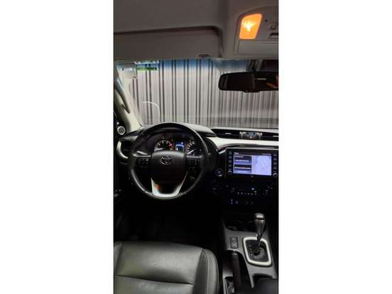 TOYOTA-HILUX-2022