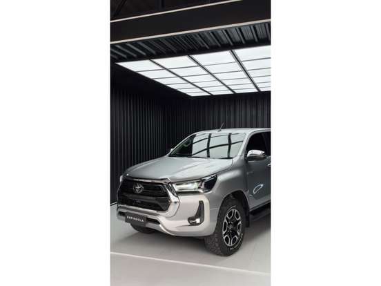 TOYOTA-HILUX-2022