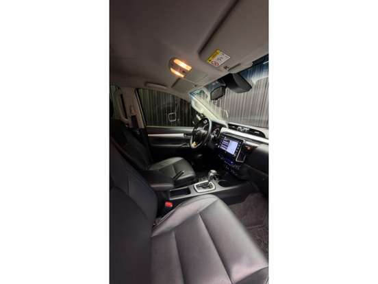 TOYOTA-HILUX-2022