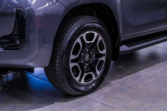TOYOTA-HILUX-2025