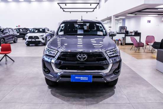 TOYOTA-HILUX-2025