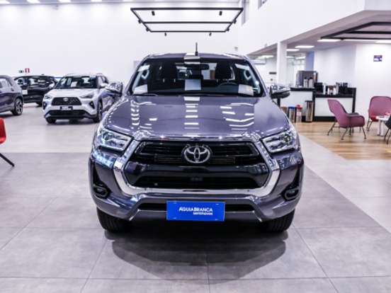 TOYOTA-HILUX-2.8 D-4D TURBO DIESEL CD SRX 4X4 AUTOMÁTICO TOYOTA-HILUX-2025