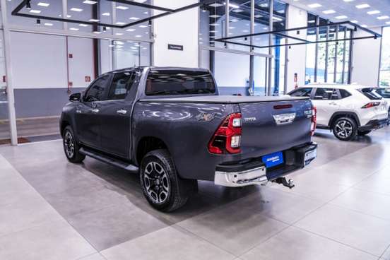 TOYOTA-HILUX-2025