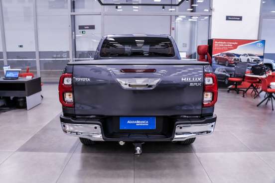 TOYOTA-HILUX-2025
