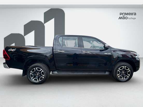 TOYOTA-HILUX-2022