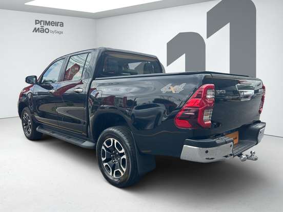 TOYOTA-HILUX-2022