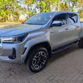 TOYOTA HILUX 2.8 D-4D TURBO DIESEL CD SRX PLUS 4X4 AUTOMÁTICO TOYOTA HILUX 2.8 D-4D TURBO DIESEL CD SRX PLUS 4X4 AUTOMÁTICO