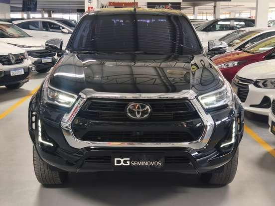 TOYOTA-HILUX-2.8 D-4D TURBO DIESEL CD SRX PLUS 4X4 AUTOMÁTICO TOYOTA-HILUX-2024