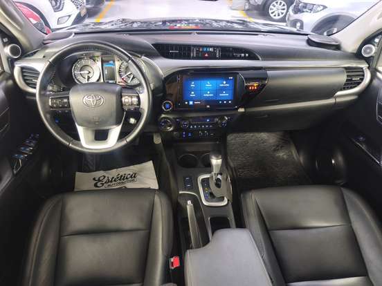 TOYOTA-HILUX-2024