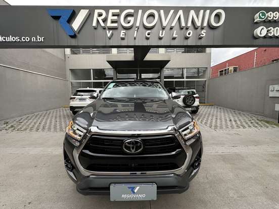 TOYOTA-HILUX-2.8 D-4D TURBO DIESEL CD SRX PLUS 4X4 AUTOMÁTICO TOYOTA-HILUX-2024