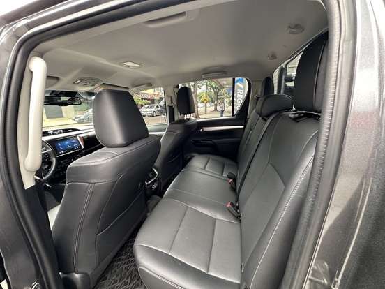 TOYOTA-HILUX-2024