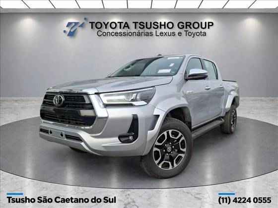 TOYOTA HILUX 2.8 D-4D TURBO DIESEL CD SRX PLUS 4X4 AUTOMÁTICO