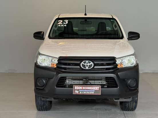TOYOTA-HILUX-2023