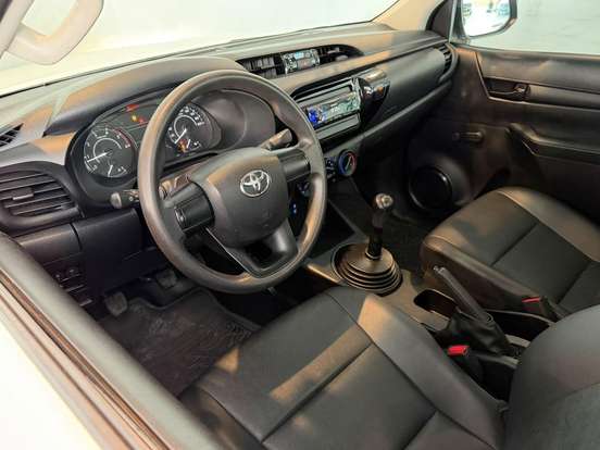 TOYOTA-HILUX-2.8 D-4D TURBO DIESEL CS 4X4 MANUAL TOYOTA-HILUX-2023