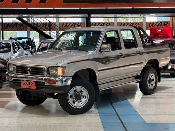 TOYOTA HILUX 2.8 DLX 4X4 CD 8V DIESEL 4P MANUAL