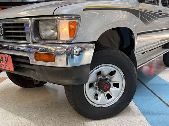 TOYOTA-HILUX-2000