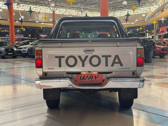 TOYOTA-HILUX-2.8 DLX 4X4 CD 8V DIESEL 4P MANUAL TOYOTA-HILUX-2000