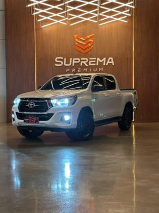 TOYOTA HILUX 2.8 SR 4X4 CD 16V DIESEL 4P AUTOMÁTICO