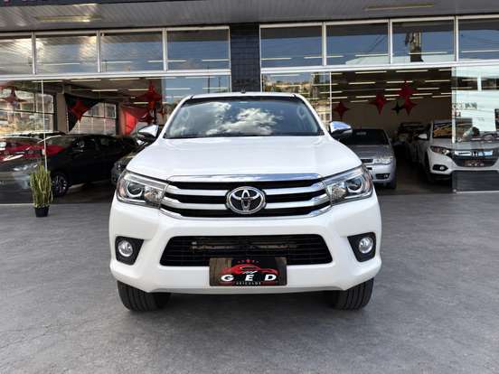 TOYOTA-HILUX-2.8 SRX 4X4 CD 16V DIESEL 4P AUTOMÁTICO TOYOTA-HILUX-2015