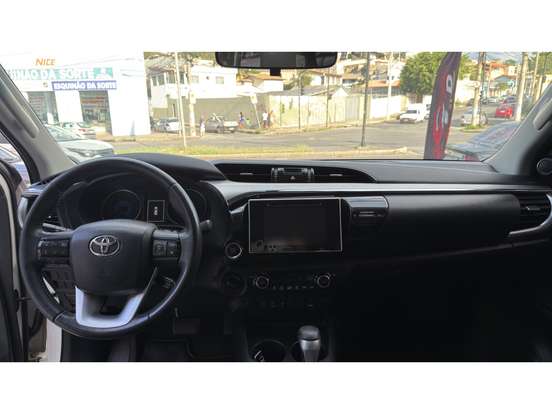 TOYOTA-HILUX-2.8 SRX 4X4 CD 16V DIESEL 4P AUTOMÁTICO TOYOTA-HILUX-2015