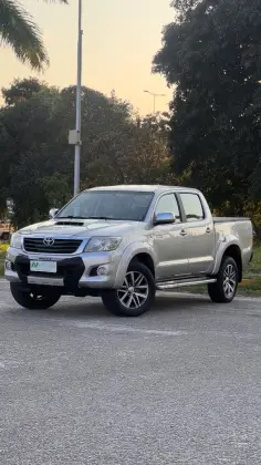 TOYOTA HILUX 3.0 SR 4X4 CD 16V TURBO INTERCOOLER DIESEL 4P AUTOMÁTICO
