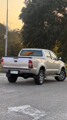 TOYOTA-HILUX-2013