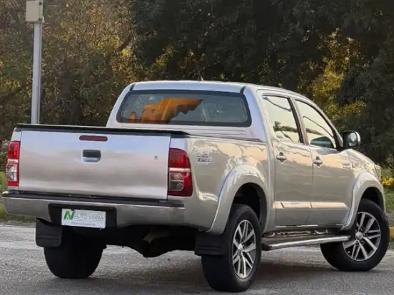 TOYOTA-HILUX-3.0 SR 4X4 CD 16V TURBO INTERCOOLER DIESEL 4P AUTOMÁTICO TOYOTA-HILUX-2013