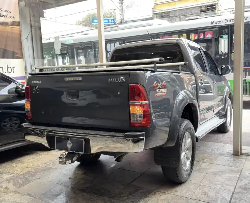TOYOTA-HILUX-2014