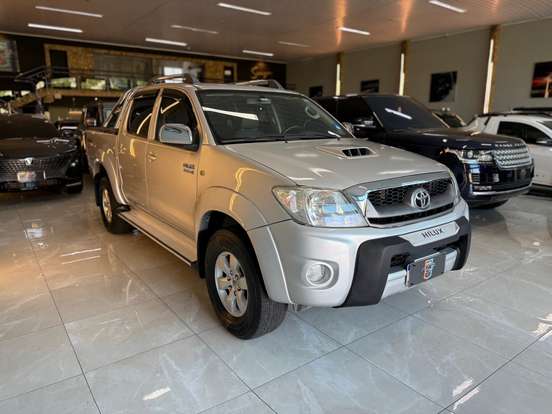 TOYOTA-HILUX-2011