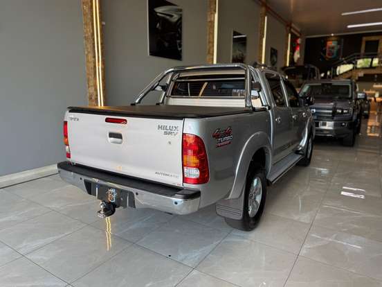 TOYOTA-HILUX-3.0 SRV 4X4 CD 16V TURBO INTERCOOLER DIESEL 4P AUTOMÁTICO TOYOTA-HILUX-2011
