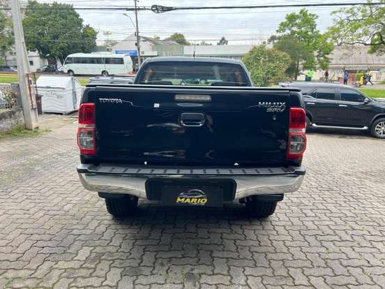 TOYOTA-HILUX-2013