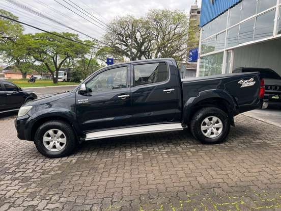 TOYOTA-HILUX-3.0 SRV 4X4 CD 16V TURBO INTERCOOLER DIESEL 4P AUTOMÁTICO TOYOTA-HILUX-2013