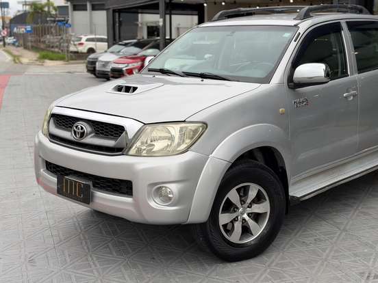TOYOTA-HILUX-3.0 SRV 4X4 CD 16V TURBO INTERCOOLER DIESEL 4P AUTOMÁTICO TOYOTA-HILUX-2009