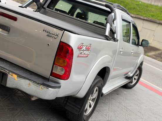 TOYOTA-HILUX-3.0 SRV 4X4 CD 16V TURBO INTERCOOLER DIESEL 4P AUTOMÁTICO TOYOTA-HILUX-2009