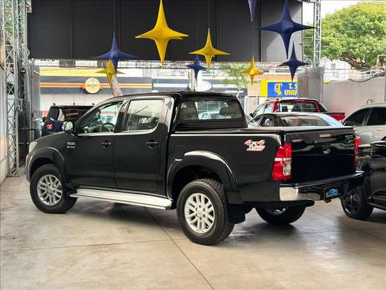 TOYOTA-HILUX-2013