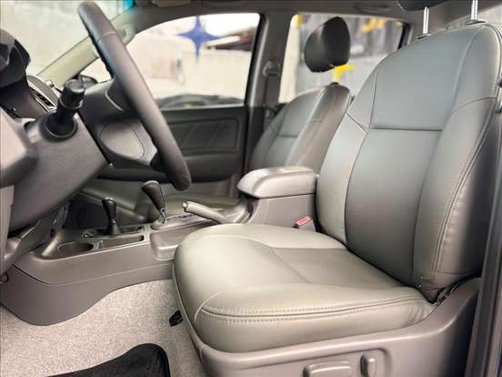 TOYOTA-HILUX-2013