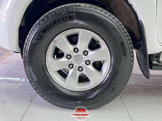 TOYOTA-HILUX-2012