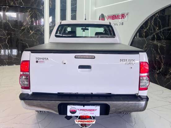 TOYOTA-HILUX-2012