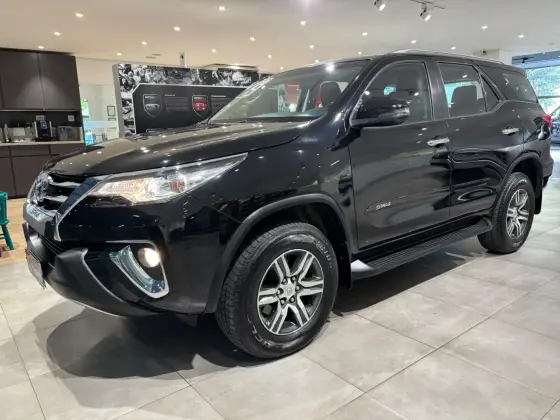 TOYOTA HILUX SW4 2.7 SRV 7 LUGARES 4X2 16V FLEX 4P AUTOMÁTICO