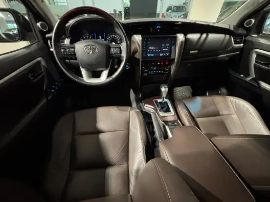 TOYOTA-HILUX SW4-2019