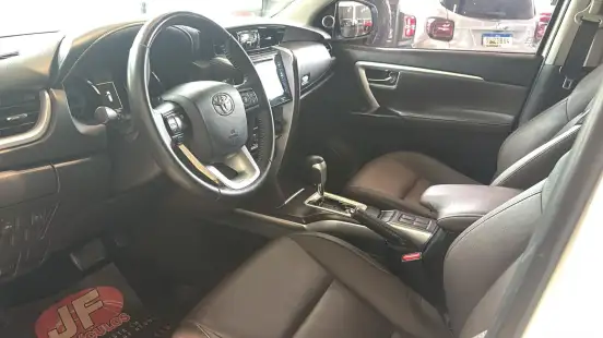 TOYOTA-HILUX SW4-2019