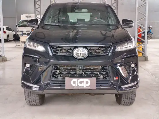 TOYOTA-HILUX SW4-2.8 D-4D TURBO DIESEL GR-S 7L 4X4 AUTOMÁTICO TOYOTA-HILUX SW4-2023