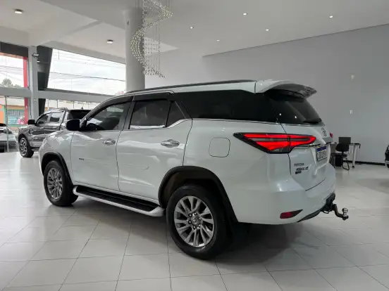 TOYOTA-HILUX SW4-2022