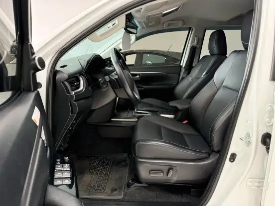 TOYOTA-HILUX SW4-2022
