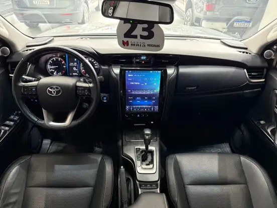 TOYOTA-HILUX SW4-2022