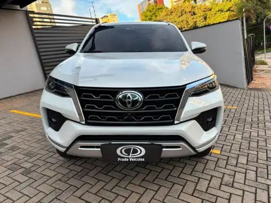 TOYOTA-HILUX SW4-2023