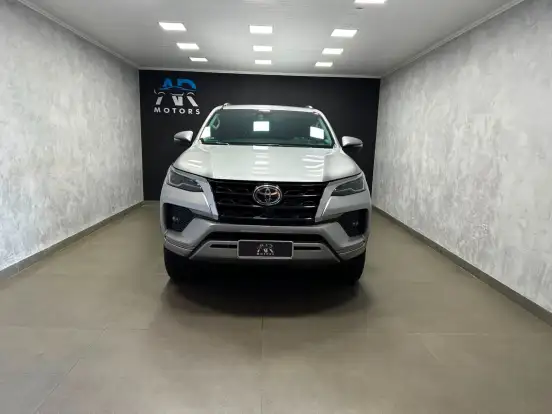 TOYOTA-HILUX SW4-2022