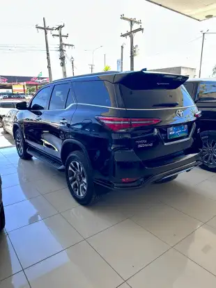 TOYOTA-HILUX SW4-2023